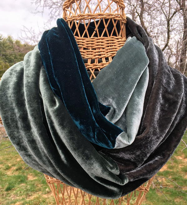 Make This Velvet Infinity Scarf Make This Velvet Infinity Scarf