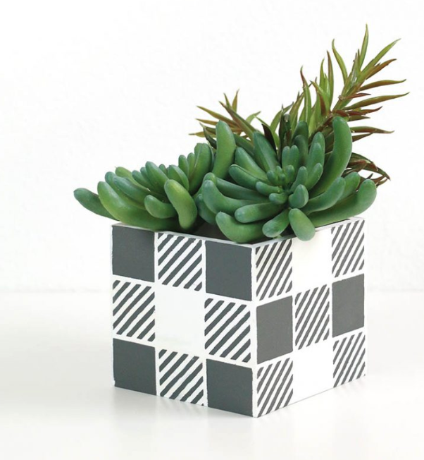 Buffalo Plaid Pattern Planter DIY Buffalo Plaid Pattern Planter DIY