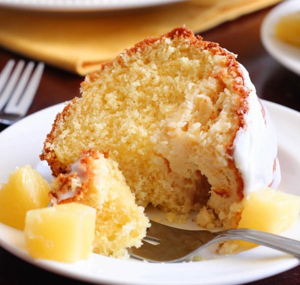Cheesecake-Stuffed Pineapple Cake Cheesecake-Stuffed Pineapple Cake