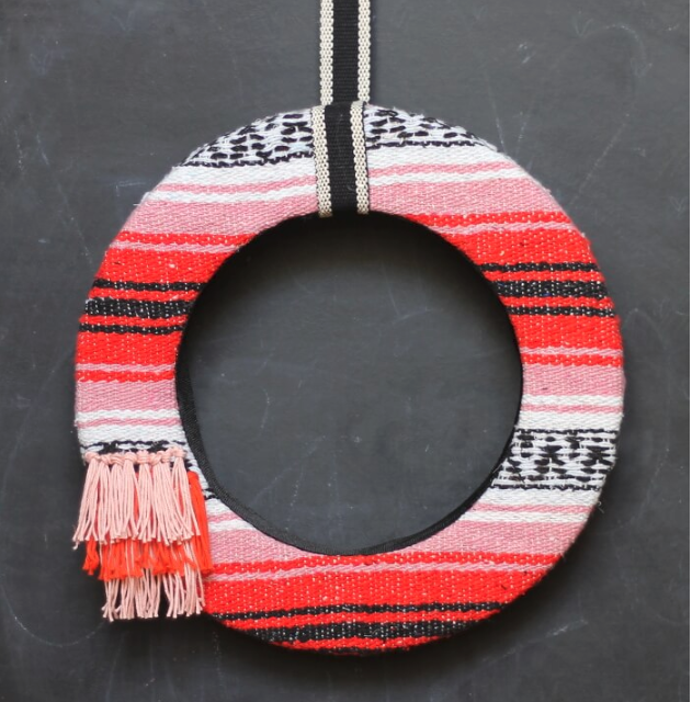 DIY Woven Blanket Summer Wreath DIY Woven Blanket Summer Wreath