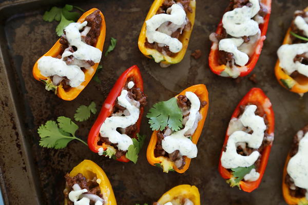Mini Taco Stuffed Peppers with Cilantro Cream Mini Taco Stuffed Peppers with Cilantro Cream