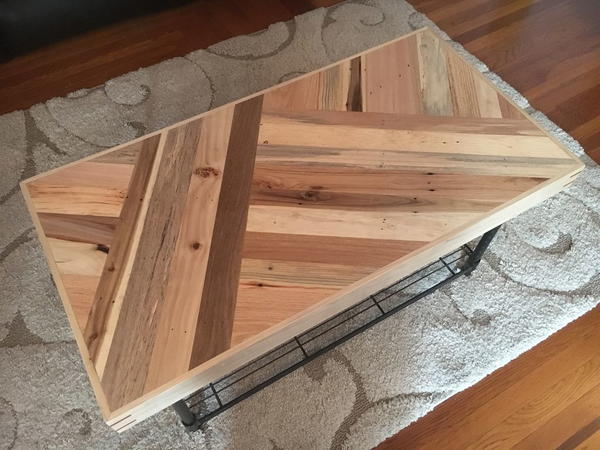 DIY Wood Pallet Coffee Table DIY Wood Pallet Coffee Table