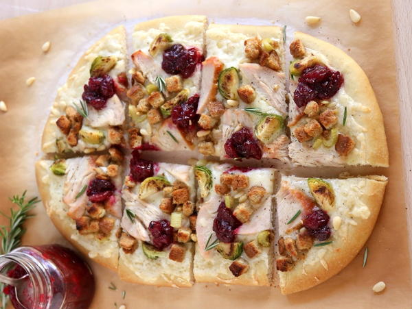 Thanksgiving Leftovers Pizza Thanksgiving Leftovers Pizza