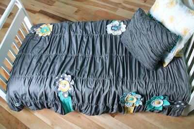 Anthropologie-Inspired DIY Toddler Comforter Anthropologie-Inspired DIY Toddler Comforter