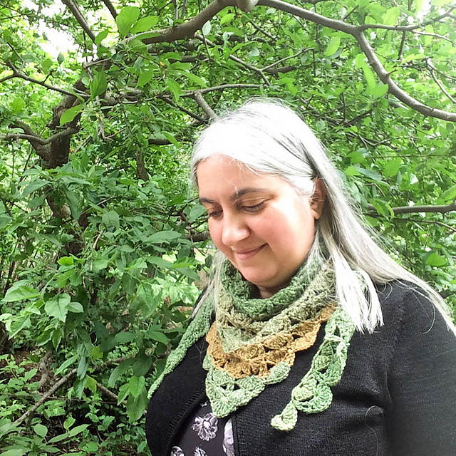 Peacock Shell Triangular Scarf Peacock Shell Triangular Scarf