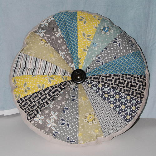 Slices of Pie DIY Throw Pillow Slices of Pie DIY Throw Pillow