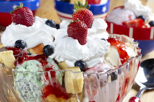 Family-Stye Ice Cream Trifle