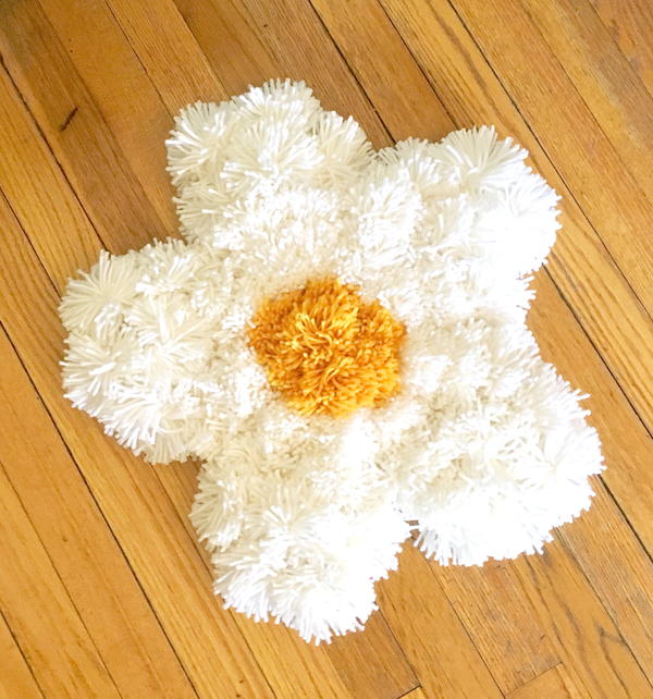 Daisy Pom Pom Rug DIY Daisy Pom Pom Rug DIY