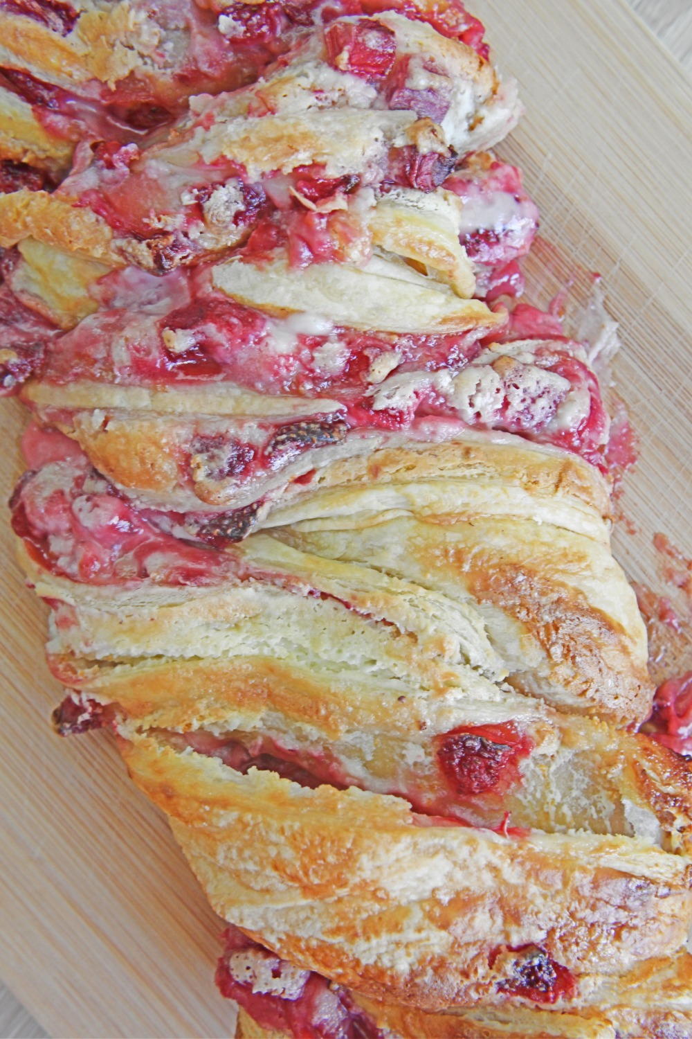 Strawberry Cream Cheese Pastry | TheBestDessertRecipes.com