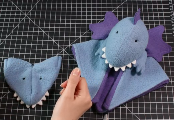 Embroidering Eyes with a French or Colonial Knot Embroidering Eyes with a French or Colonial Knot