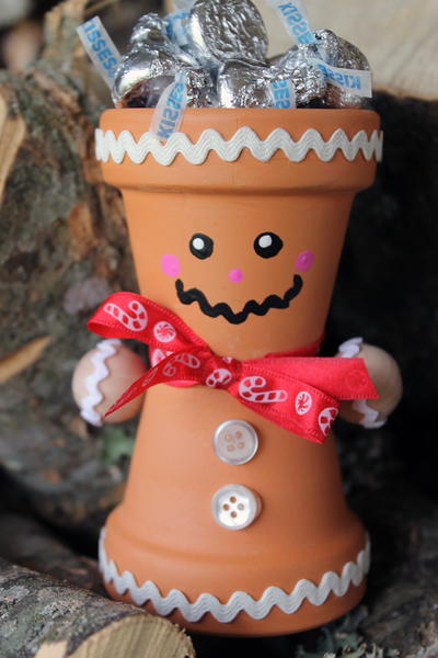 DIY Terra Cotta Gingerbread Man DIY Terra Cotta Gingerbread Man