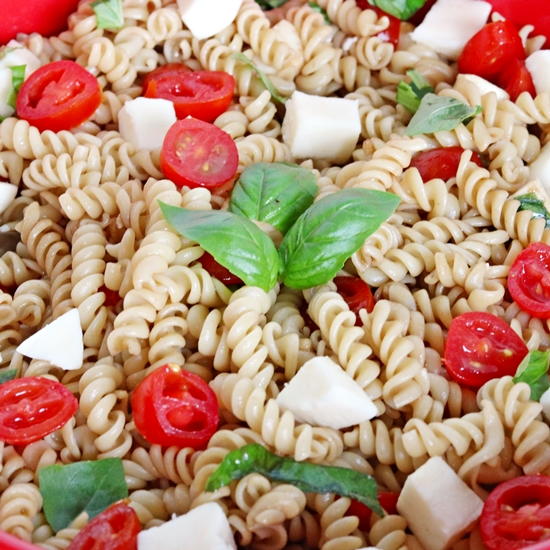 Easy Caprese Pasta Salad Easy Caprese Pasta Salad