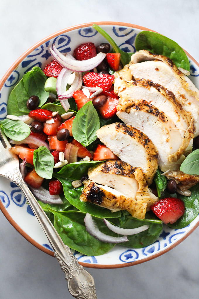 Spinach Salad with Chicken and Strawberries | FaveHealthyRecipes.com
