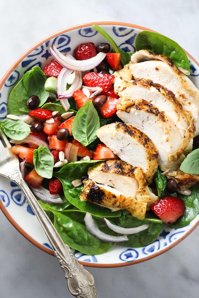 Spinach Salad with Chicken and Strawberries Spinach Salad with Chicken and Strawberries