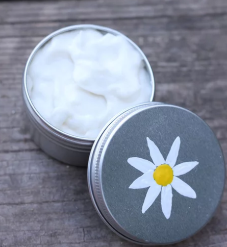 Homemade Moisturizing Cream with Essential Oils Homemade Moisturizing Cream with Essential Oils