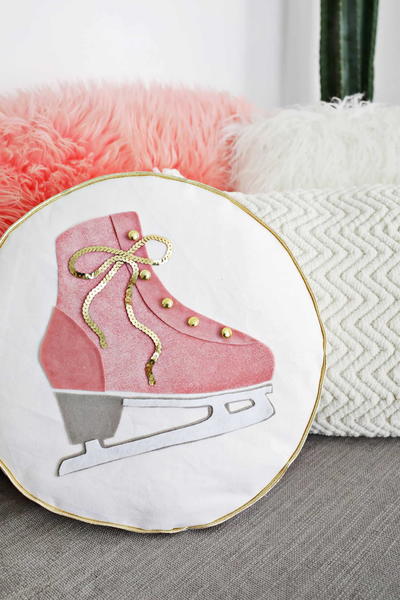 Ice Skate DIY Throw Pillow Ice Skate DIY Throw Pillow