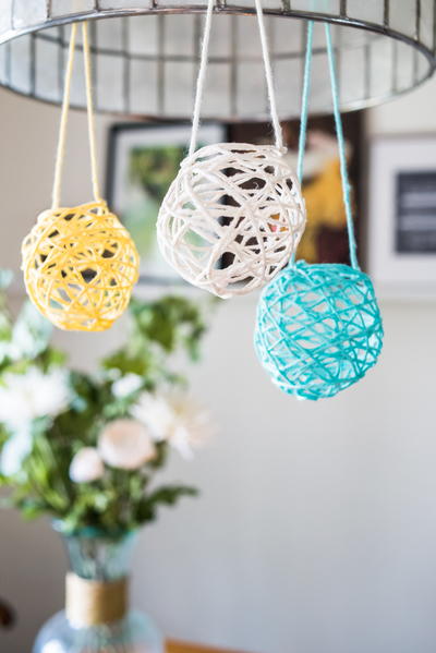 DIY Yarn Lanterns DIY Yarn Lanterns