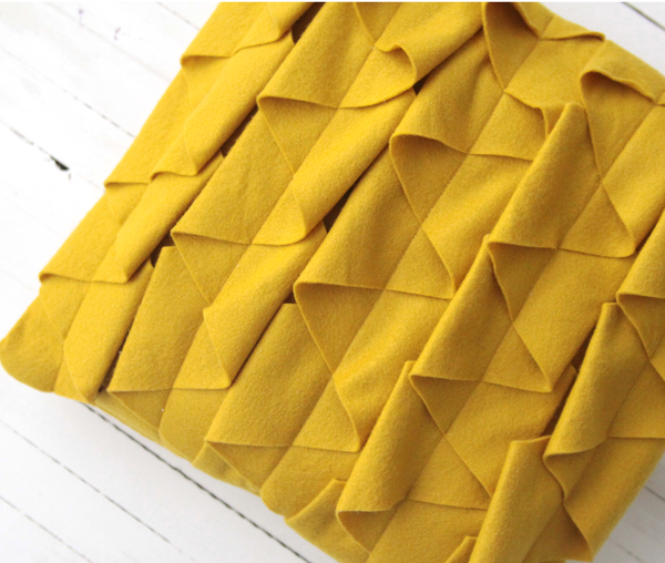 Darling DIY Throw Pillows Darling DIY Throw Pillows