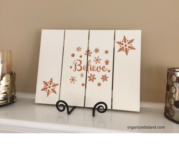 Painting a Wood Pallet Plaque Painting a Wood Pallet Plaque