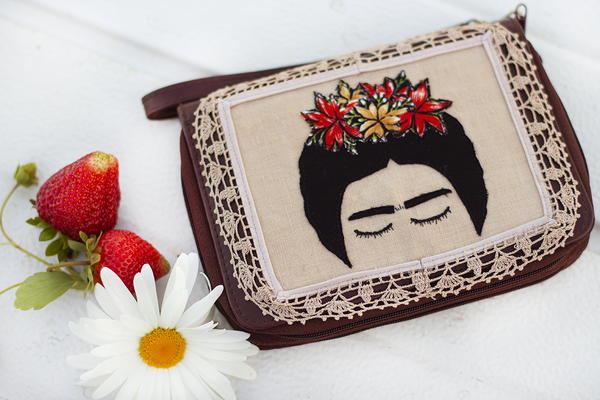 DIY Inspired Frida Wristlet DIY Inspired Frida Wristlet