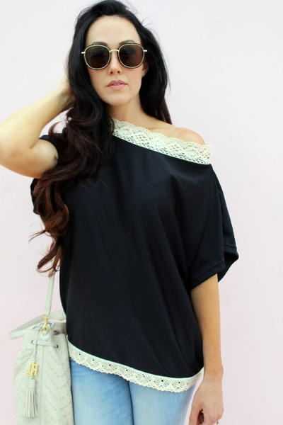 Easy 3 Step DIY Lace T-Shirt Refashion Easy 3 Step DIY Lace T-Shirt Refashion