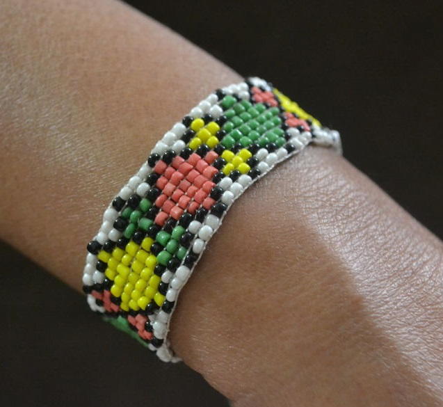 DIY Bead Loom and Seed Bead Loom Bracelet DIY Bead Loom and Seed Bead Loom Bracelet