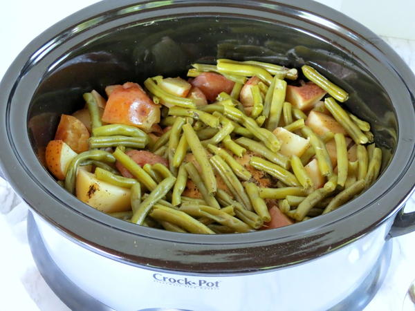 Healthy Slow Cooker Chicken and Veggies