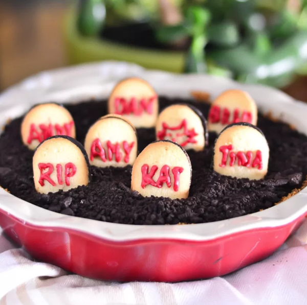 Spooky Graveyard Pie Spooky Graveyard Pie