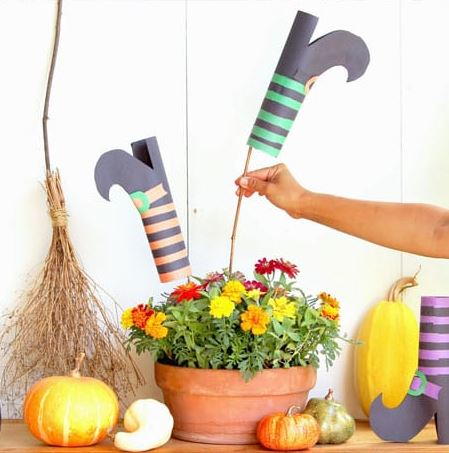 Construction Paper DIY Witches Shoes