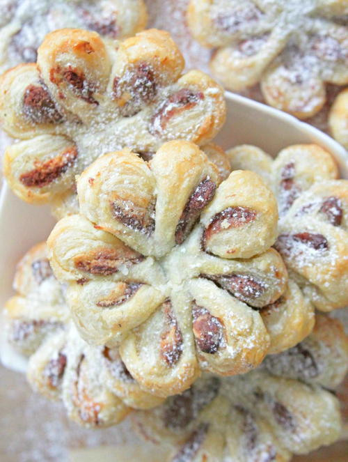 Nutella Puff Pastry Flowers Nutella Puff Pastry Flowers