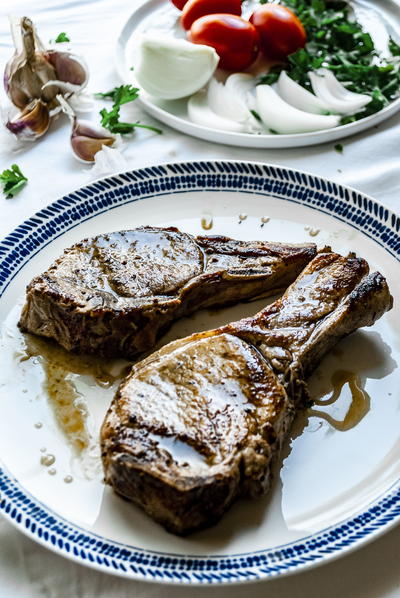 Juicy Pork Chops with Wine Juicy Pork Chops with Wine