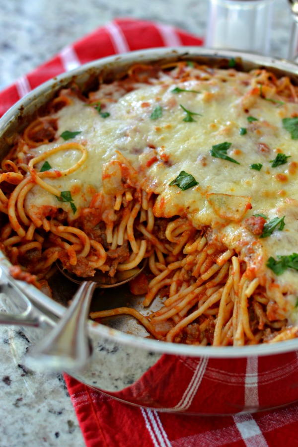 Easy Baked Spaghetti | RecipeLion.com