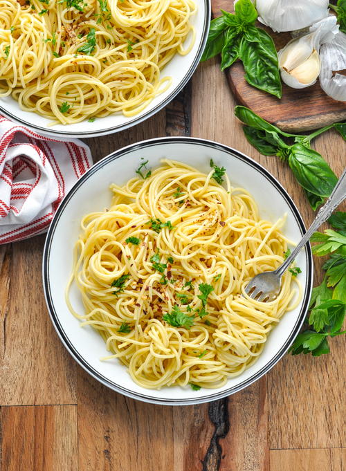 3 Ingredient Spaghetti Aglio e Olio