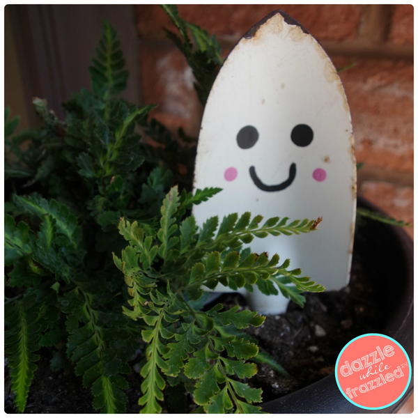 5-Minute Halloween Ghost from Old Garden Shovel 5-Minute Halloween Ghost from Old Garden Shovel