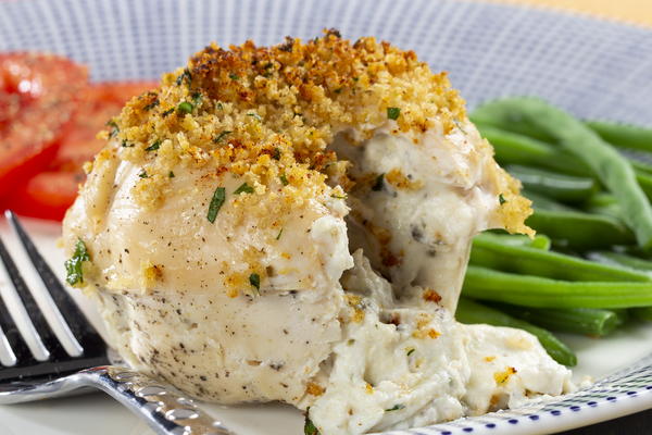 Italian-Stuffed Chicken Muffins