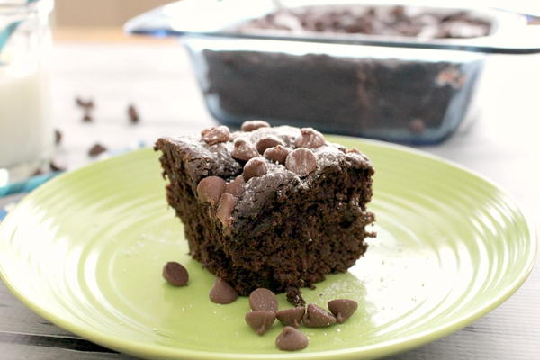 Greek Yogurt Chocolate Chip Snack Cake Greek Yogurt Chocolate Chip Snack Cake