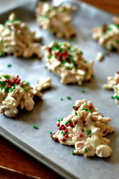 White Chocolate Peanut Holiday Haystacks White Chocolate Peanut Holiday Haystacks