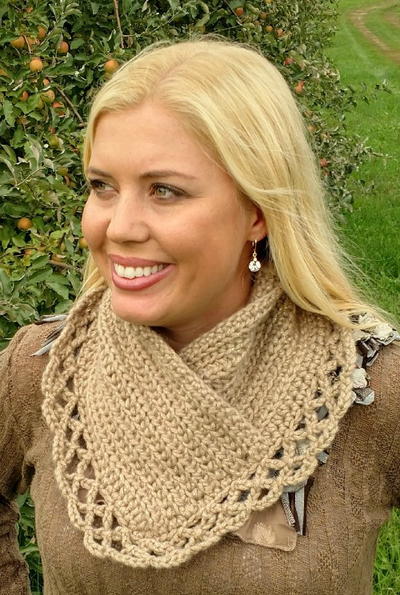 Crochet Lacey Charma Neck Warmer 
