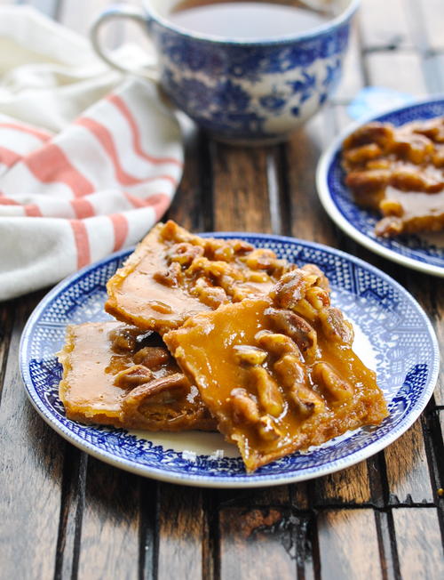 4-Ingredient Graham Cracker Toffee 4-Ingredient Graham Cracker Toffee
