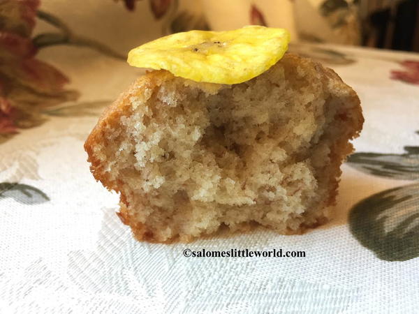 Moist Light Spongy Banana Cupcake Moist Light Spongy Banana Cupcake