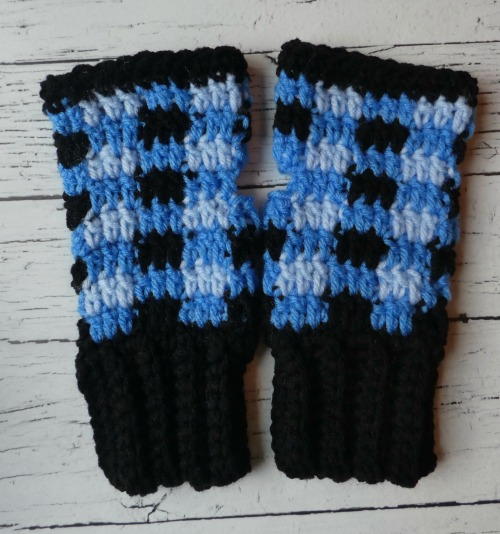 Crochet Plaid Fingerless Mittens Crochet Plaid Fingerless Mittens