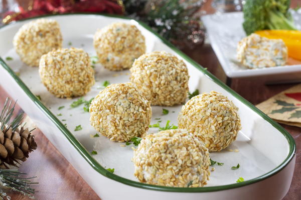 Festive Cheese Balls Snack