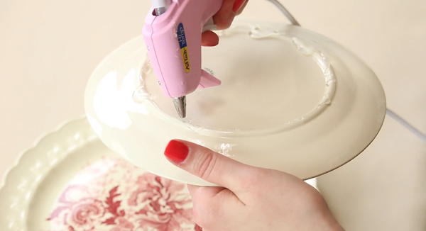 Vintage Plate DIY Cake Stand Vintage Plate DIY Cake Stand