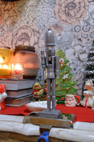 DIY Designer-Inspired Dollar Store Stocking Holders DIY Designer-Inspired Dollar Store Stocking Holders