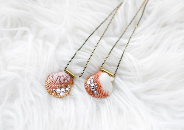 Shimmer Seashell Necklace DIY Shimmer Seashell Necklace DIY