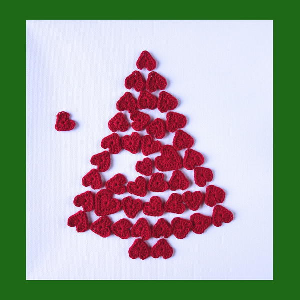 A Lovely Christmas Tree of Hearts A Lovely Christmas Tree of Hearts
