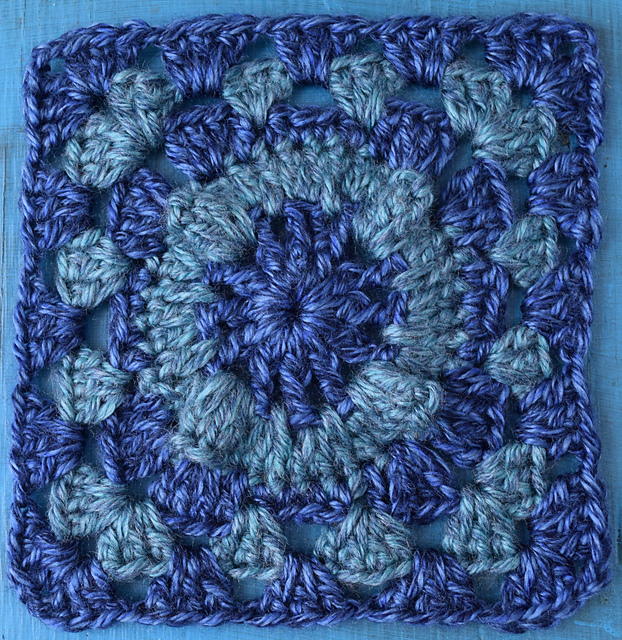 Circle with Popcorn Granny Square