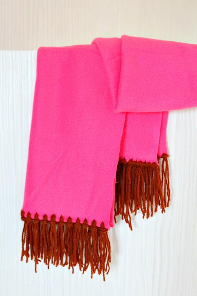 Fleece Scarf with Yarn Fringe No Sew