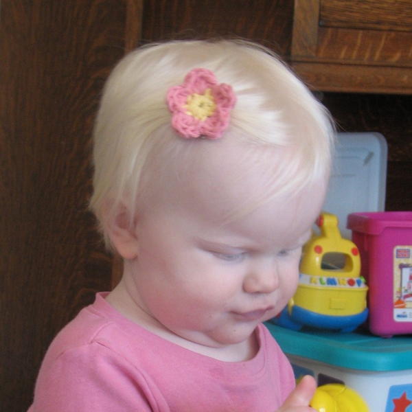 Flower Hair Clip or Barrette Free Crochet Pattern Flower Hair Clip or Barrette Free Crochet Pattern