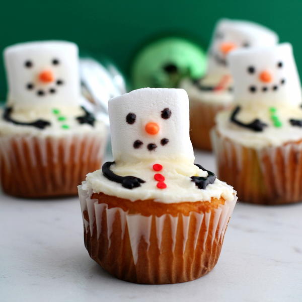 Melting Snowman Cupcakes Melting Snowman Cupcakes